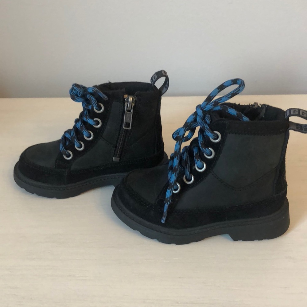 Ugg Robley Size 7T